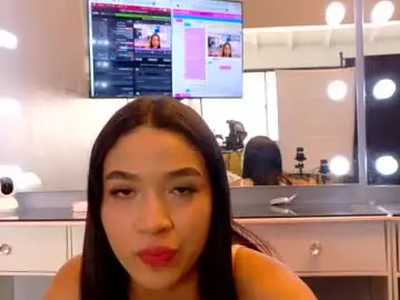 Chaturbate Best live sex cam show of tinycasey18
