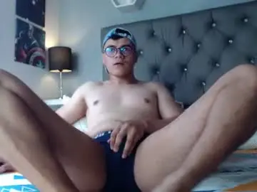 Chaturbate Free Porn Cam of andy_estevez