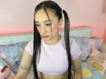 Chaturbate Live Sex Cam of tiny_cora