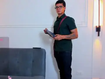 Chaturbate Free Porn Cam of paradise_boy_s
