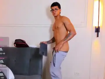 Chaturbate Live Sex Cam of paradise_boy_s