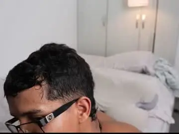 Chaturbate Free Porn Cam of paradise_boy_s
