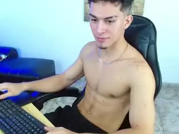 Chaturbate Adult Webcams of ryan_cum18