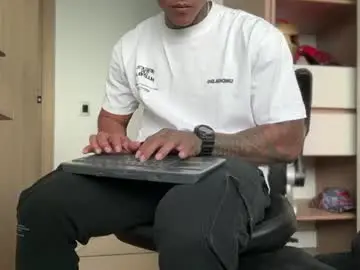 Chaturbate Live Sex Cam of jordandenis17