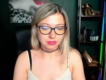 Chaturbate Live Sex Cam of heidi_pleasure