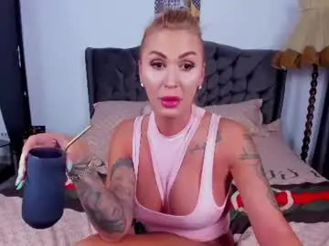 Chaturbate Live Sex Cam of golddivine00