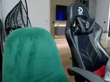 Chaturbate Live Sex Cam of enrikoblue