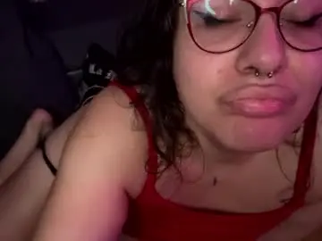 Chaturbate Live Sex Cam of rattlesnakebitch