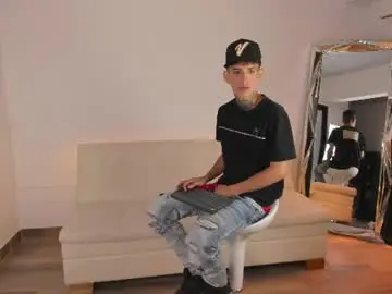 Chaturbate Live Sex Cam of darwin_stark