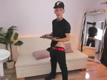 Chaturbate Live Sex of darwin_stark