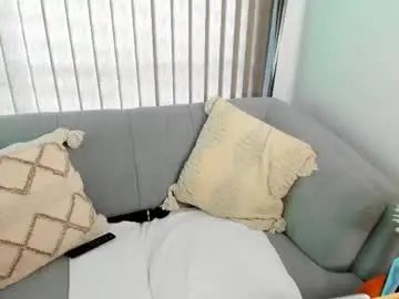 Chaturbate Watch Live Sex Cams of miavelvet_22
