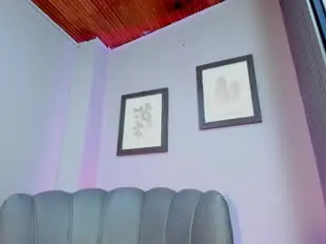 Chaturbate Best live sex cam show of roxanna_moore2