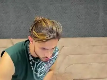Chaturbate Best live sex cam show of axel_porn_