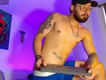 Chaturbate Best live sex cam show of axel_7070