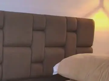 Chaturbate Live Sex Cam of ariana_giraldo