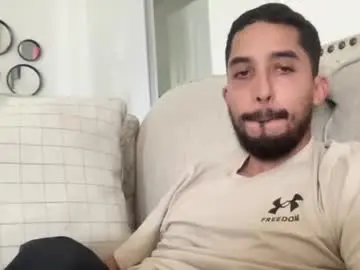 Chaturbate Live Sex Cam of papicubano_guapo23cm