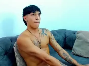 Chaturbate Live Porn of kroywave