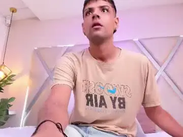 Chaturbate Watch Live Sex Cams of clarentz_baileys