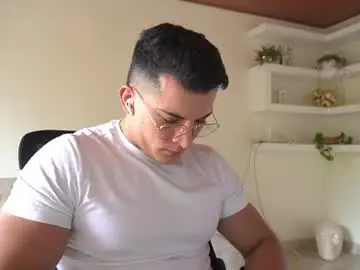 Chaturbate Free Live Porn of maximohoot