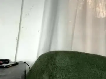 Chaturbate Live Sex Cam of she_thick_n_sexxy
