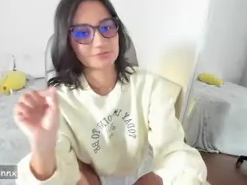 Chaturbate Free Live Porn of martiiinaa_