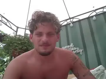 Chaturbate Free Porn Cam of roberto_twink1