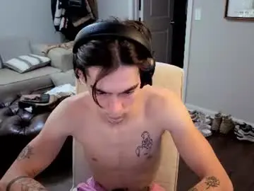 Chaturbate Free Porn Cam of str8whiteboy21