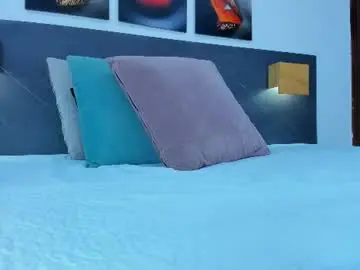 Chaturbate Live Sex Cam of i_am_dolls