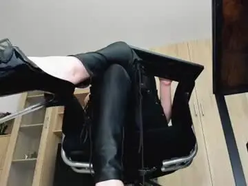 Chaturbate Nude Webcam of mistressmichelle5