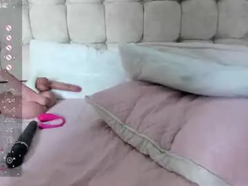 Chaturbate Free Porn Cam of mia_dolls18