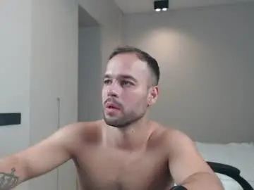 Chaturbate Live Sex Cam of sandro_best