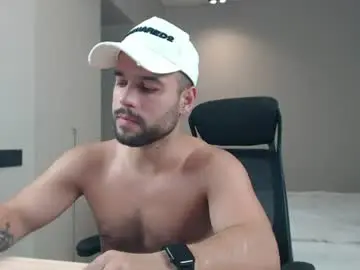 Chaturbate Live Sex Cam of sandro_best