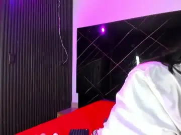 Chaturbate Free Live Porn of nina_hazee_
