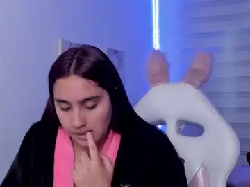 Chaturbate Live Sex Cam of caroline_rodriguez_9