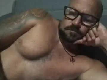 Chaturbate Live Sex of pleasesitonmycock