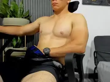 Chaturbate Nude Webcam of juliansexxx16