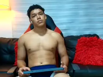 Chaturbate Live Sex Cam of oliver_evans_19