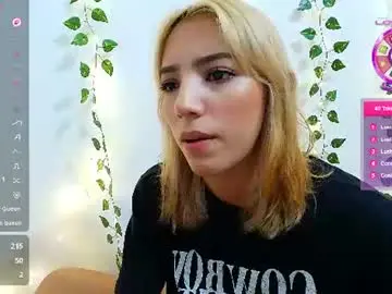 Chaturbate Live Sex of petite_blossom4