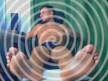 Chaturbate Live Sex Cam of romaniamaster1