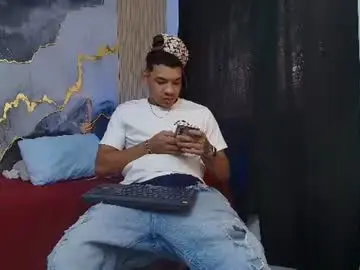 Chaturbate Live Sex Cam of bick_jhonn