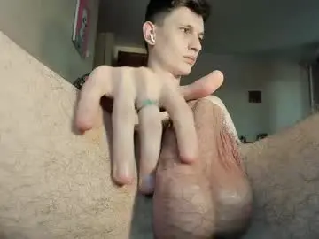 Chaturbate Live Sex Cam of kevin_hornyyy