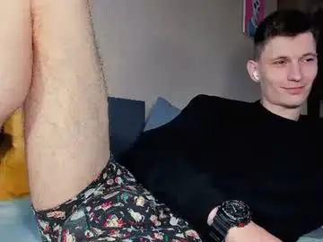 Chaturbate Free Porn Cam of kevin_hornyyy