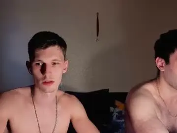 Chaturbate Live Sex Cam of kevin_hornyyy