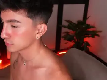 Chaturbate Watch Live Sex Cams of sweettaaron
