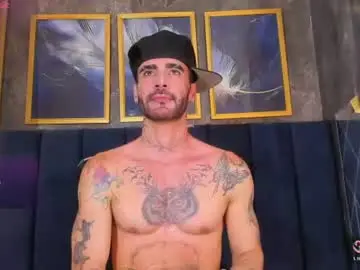 Chaturbate Private Sex Chat of darwin_horny2