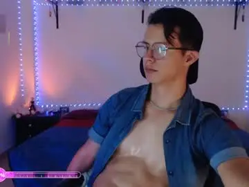 Chaturbate Live Sex Cam of brandon_starkk