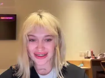 Chaturbate Live Sex of golden_alinee