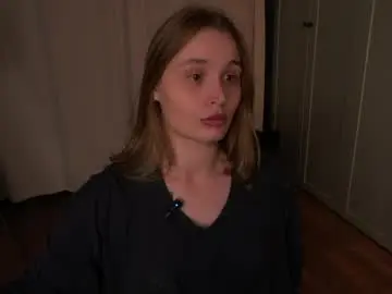 Chaturbate Live Sex Cam of lisa_schiele