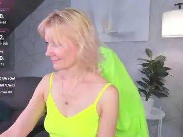 Chaturbate Live Porn of julie_lucasss