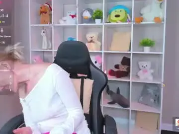 Chaturbate Sex Cam of julie_lucasss
